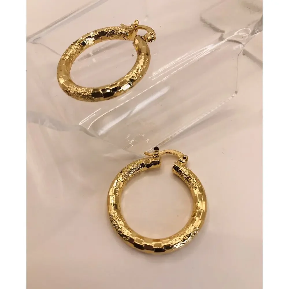 Women's Color 14k Gold Plated 1.20in Medium hoop Earrings Arracadas Oro laminado